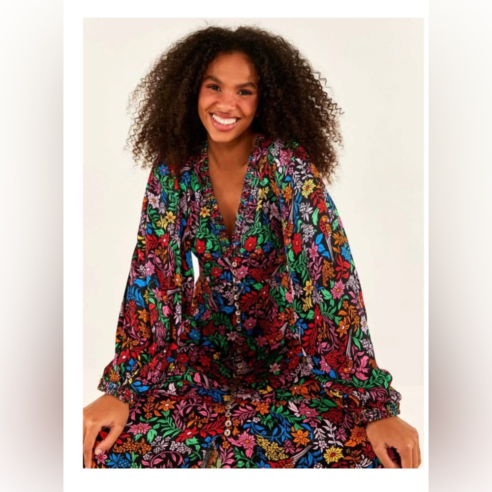 BNWT Farm Rio Garden Floral Long Sleeve Midi Dress, with V neck, Button Detail